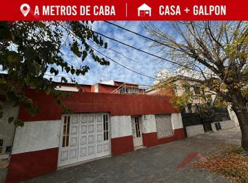 Casa · 334m² · 4 Ambientes · 2 Cocheras · Casa 4 Ambientes en Venta – Lomas del Mirador - a m de Capital – con Galpón – Ideal Vivienda y Tra
