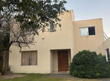 Casa · 180m² · 2 Ambientes · Casa en Venta - San Alfonso, Villa Allende