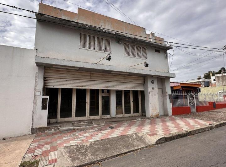 Local comercial · 351m²