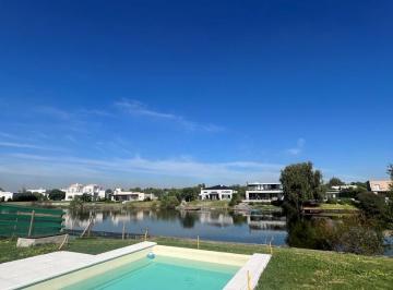 Casa · 227m² · 6 Ambientes · 1 Cochera · Casa en Venta en San Matias, Escobar, G. B. a. Zona Norte