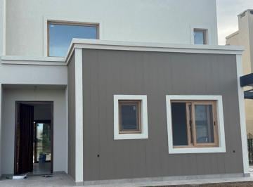 Casa · 180m² · 4 Ambientes · 1 Cochera · Casa en Venta en Santa Ana, Villanueva, Tigre