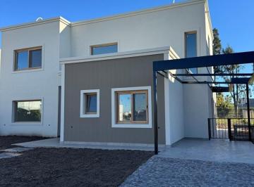Casa · 180m² · 4 Ambientes · 1 Cochera · Casa en Venta en Santa Ana, Villanueva, Tigre