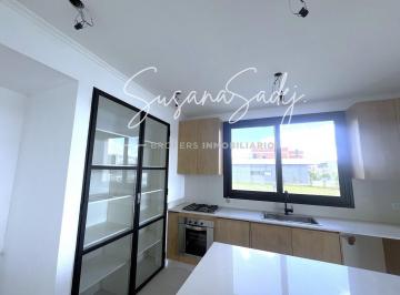Casa · 233m² · 4 Ambientes · 1 Cochera · Casa Chalet en Venta en Santa Ana, Villanueva, Tigre