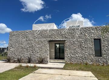 Casa · 233m² · 4 Ambientes · 1 Cochera · Casa Chalet en Venta en Santa Ana, Villanueva, Tigre