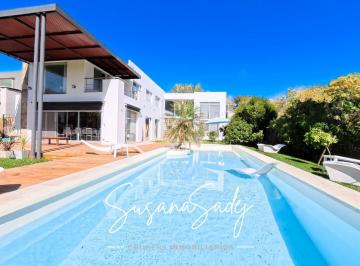 Casa · 268m² · 6 Ambientes · 1 Cochera · Casa en Venta en Santa Maria de Tigre, Rincón de Milberg, Tigre