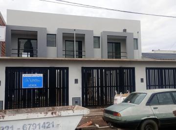 Casa · 68m² · 3 Ambientes · 1 Cochera · Duplex