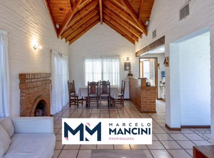Casa · 145m² · 4 Ambientes · 3 Cocheras