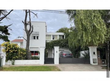 Casa en Venta de 5 ambientes Los Pinares · Casa 5 Ambientes con Quincho y Jardín