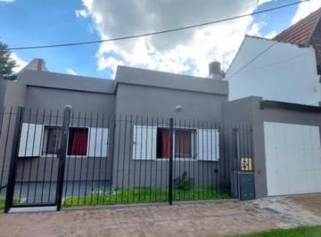 Casa · 130m² · Casa en Venta - Dean Funes Al 700 - Castelar Norte