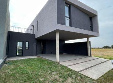 Casa de 4 ambientes, Córdoba · Casa en Venta 3 Dorm. - Cochera - Terraza - Patio con Asador - Cuestas de Manantiales