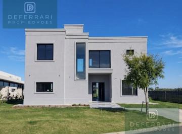 Casa · 147m² · 4 Ambientes · Casa en San Pablo