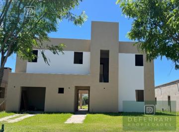 Casa · 146m² · 4 Ambientes · 2 Cocheras · Casa en San Pablo