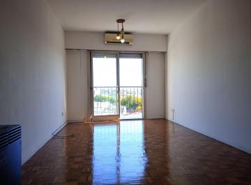 Departamento · 50m² · 2 Ambientes · Departamento 2 Amb. Villa Santa Rita. Frente con Balcón. Lav Indep. Muy Luminoso.