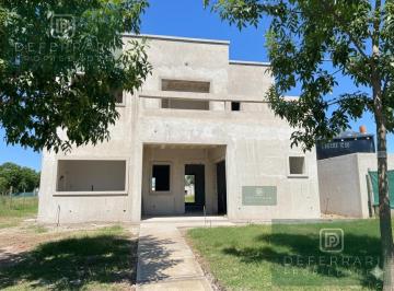 Casa · 224m² · 6 Ambientes · 2 Cocheras · Casa en San Pablo