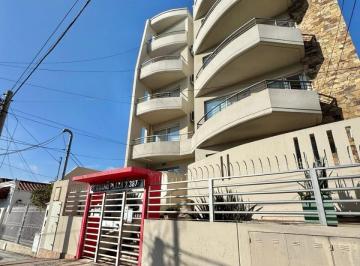 Edificio · 1070m² · 10 Cocheras · Edificio en Venta Sobre Av Belgrano — 9 Departamentos y Cocheras — Excelente Renta