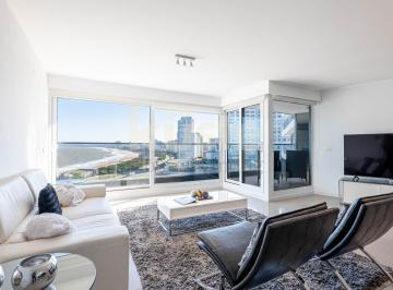 Departamento · 178m² · 4 Ambientes · 1 Cochera · Apartamento Premium en Playa Mansa con Amenities