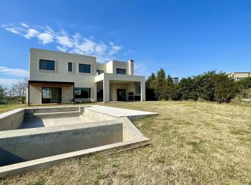 Casa · 225m² · 6 Ambientes · 2 Cocheras · Casa en Venta en San Matias - Al Lago - con Piscina