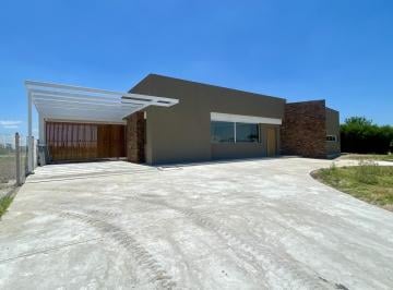 Casa · 220m² · 5 Ambientes · Casa en Venta en San Sebastian Area 1 a Estrenar