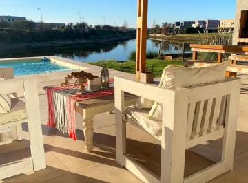 Casa · 183m² · 4 Ambientes · 1 Cochera · Casa en Alquiler Anual - Amoblada - Canton - Norte