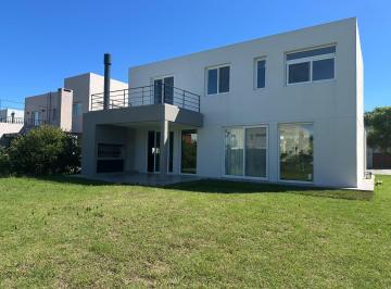 Casa · 178m² · 6 Ambientes · 2 Cocheras · Casa en Venta Puertos, Barrio Vistas