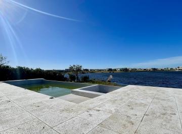 Casa · 256m² · 6 Ambientes · 4 Cocheras · Casa en Naudir Al Lago Central en Venta - a Estrenar - Piscina con Jacuzzi