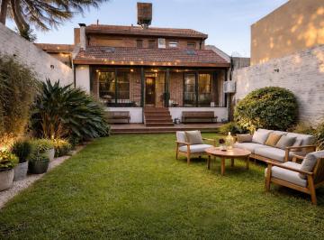 Casa · 336m² · 5 Ambientes · 3 Cocheras · Apto Crédito - Casa en Venta - Olivos, Vte. Lopez