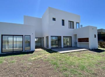 Casa · 223m² · 6 Ambientes · 4 Cocheras · Casa a La Laguna en San Sebastian en Venta - Area 7