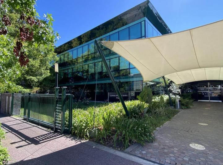 Oficina comercial · 220m² · 4 Ambientes · 4 Cocheras