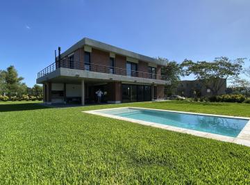 Casa · 190m² · 5 Ambientes · 2 Cocheras · Casa en Alquiler en San Matias - Escobar - Amoblada