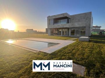 Casa · 274m² · 7 Ambientes · 6 Cocheras · Venta Casa en Terralagos Barrio Parque