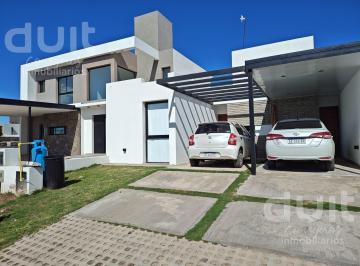 Casa · 72m² · 4 Ambientes · 1 Cochera · Prados de Manantiales, Duplex de 2 Dorm.. Entrega Inmediata!
