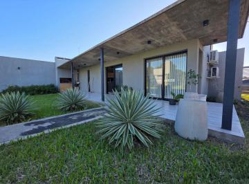 Casa · 78m² · 3 Ambientes · 1 Cochera · Casa en Venta en Puerto Tirol en Barrio Altos Verdes