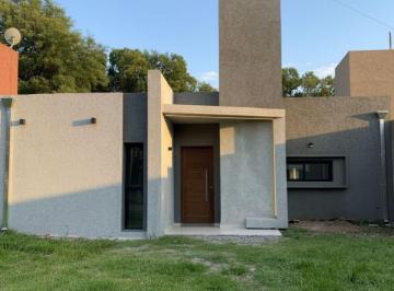 Casa · 90m² · 3 Ambientes · Alquiler - Casa 2 Dorm. Villa Catalina a Estrenar