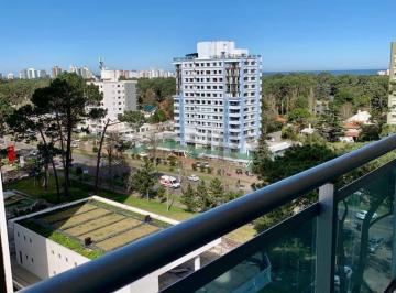 Departamento · 55m² · 2 Dormitorios · 1 Cochera · Alquiler Apartamento 2 Dorm., Piso 10, Gym, Piscina, Cochera Fija