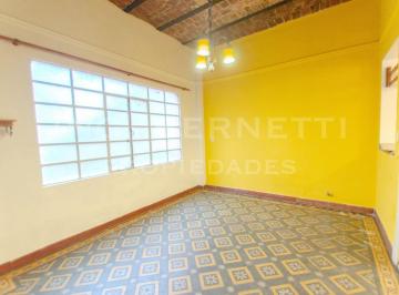PH de 3 ambientes, Villa Urquiza · Tipo Casa 3 Ambientes Al Frente con Entrada Independiente - Muy Buen Estado