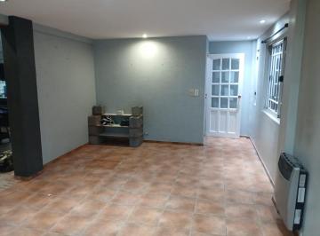 Casa · 150m² · 4 Ambientes · Departamento Tipo Casa en Primer Piso con Terraza Parrilla en Alquiler