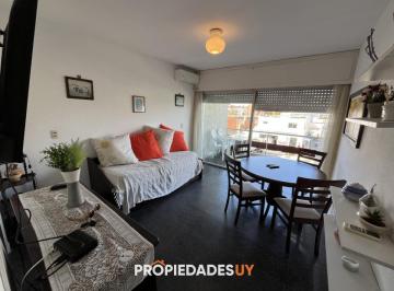 Foto1 · Apartamento 1 Dormitorio en Primera Línea de Playa Mansa con Cochera