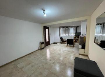 Casa de 3 ambientes, Morón · Av Rivadavia 21100, Castelar / Casa 3 Amb Lote Propio en Plana Baja Fondo Terraza Garage