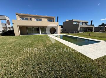 Casa · 180m² · 5 Ambientes · 2 Cocheras · Casa - Fincas del Alba