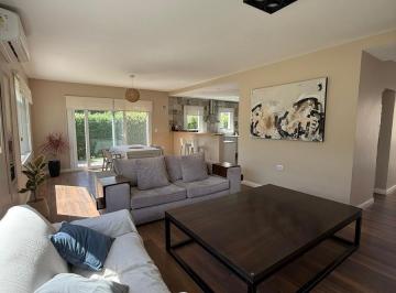 Casa · 200m² · 3 Ambientes · Casa en Alquiler Temporada Barrio Arenas del Sur