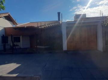 Casa · 180m² · 5 Ambientes · 2 Cocheras · Venta Casa de Categoria 5 Ambientas en Maipu