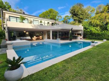 Casa · 370m² · 8 Ambientes · 1 Cochera · Casa en Venta en Highland Park Cc, Pilar, G. B. a. Zona Norte