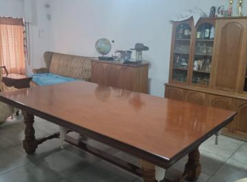 Casa · 257m² · 7 Ambientes · 2 Cocheras · Casa 2 Dorm + Hab Servicio 2 Cocheras