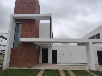 Casa · 150m² · 5 Ambientes · 2 Cocheras · Duplex de Categoria, 3 Dorm/ 2 Baños Chacras Green