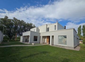 Casa · 305m² · 7 Ambientes · 2 Cocheras · Casa en Venta Vistalba, Lujan de Cuyo
