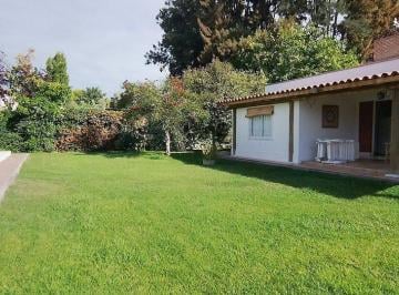 Casa · 115m² · 3 Ambientes · 1 Cochera · Alquiler de Casa con Pileta en Lunlunta, Maipú