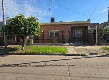 Casa · 90m² · 4 Ambientes · 1 Cochera · Venta - Casa - Ituzaingo - 4 Ambientes con Garage
