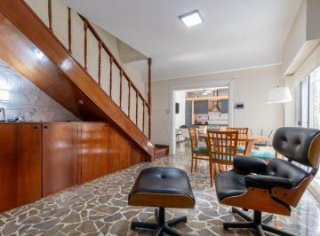 Casa · 190m² · 5 Ambientes · 2 Cocheras · Casa 5 Amb Venta Parrilla Patio Cochera