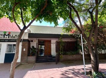 Casa · 379m² · 13 Ambientes · 2 Cocheras · Venta Casa de Alta Categoria Bombal Sur Godoy Cruz
