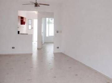 PH · 42m² · 2 Ambientes · 1 Cochera · Venta PH - 2 Amb - Monte Castro - Patio y Cochera